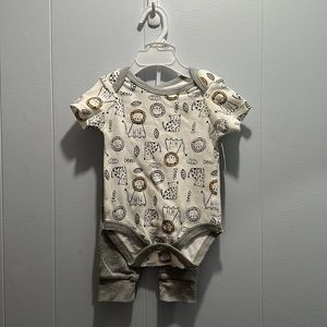 NWT Rene Rofe Baby Set - 6-9 mos Wild Cat Pattern